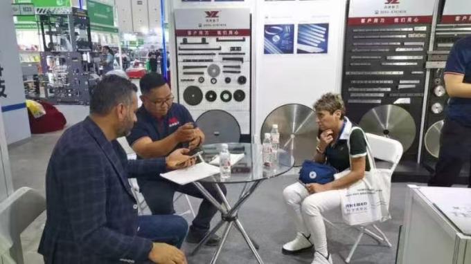 ใบเลื่อยวงเดือนขนาด 610 มม. สำหรับเครื่องตัดกระดาษทิชชู ความหนา 4.76 มม. และความลึกในการตัด 2.5 นิ้ว 9